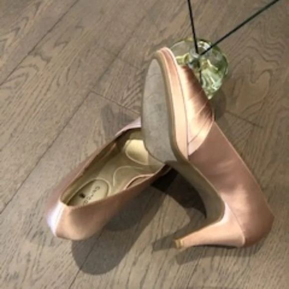 Bandolino Peek A Boo 3" Platform Heels in Blush Size 9.5 NWOT - Picture 3 of 3